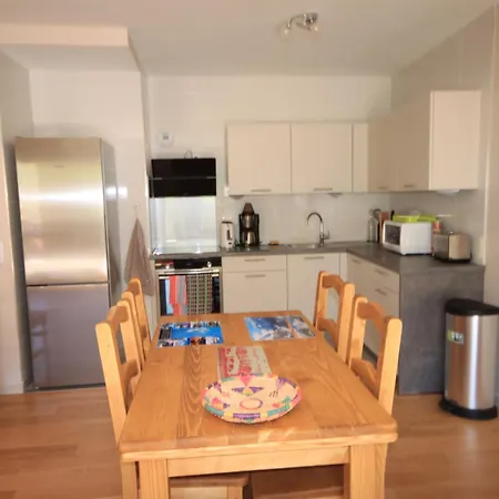 Apartament Montagne Avec Terrasse Et Parking - Fr-1-858-29